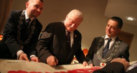 Film! Lech Wałęsa odebrał tytuł Honorowego Obywatela Elbląga