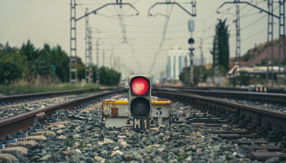 Szybciej niż samolotem i autostradą – czy KDP zmienią transport w kraju?