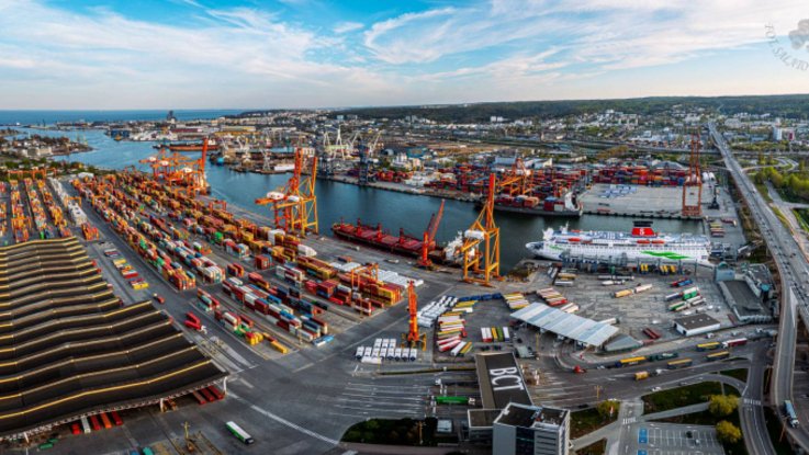 Gdynia Container Terminal pod lupą
