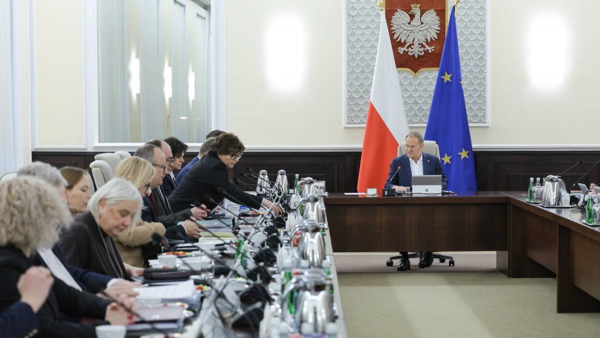 Czy Polacy są zadowoleni z działań rządu Tuska? Sondaż

