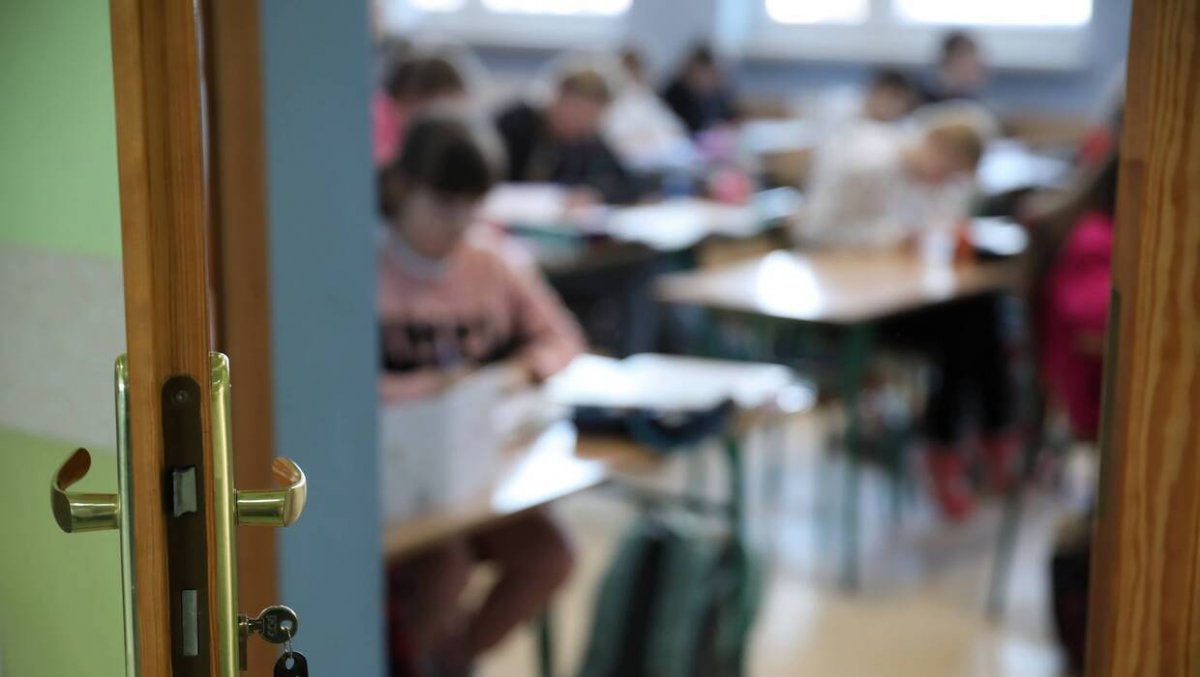 Koalicja przeciwko nowemu przedmiotowi w szkołach. MEN oskarżane o sprzeczność z prawem i manipulację społeczną