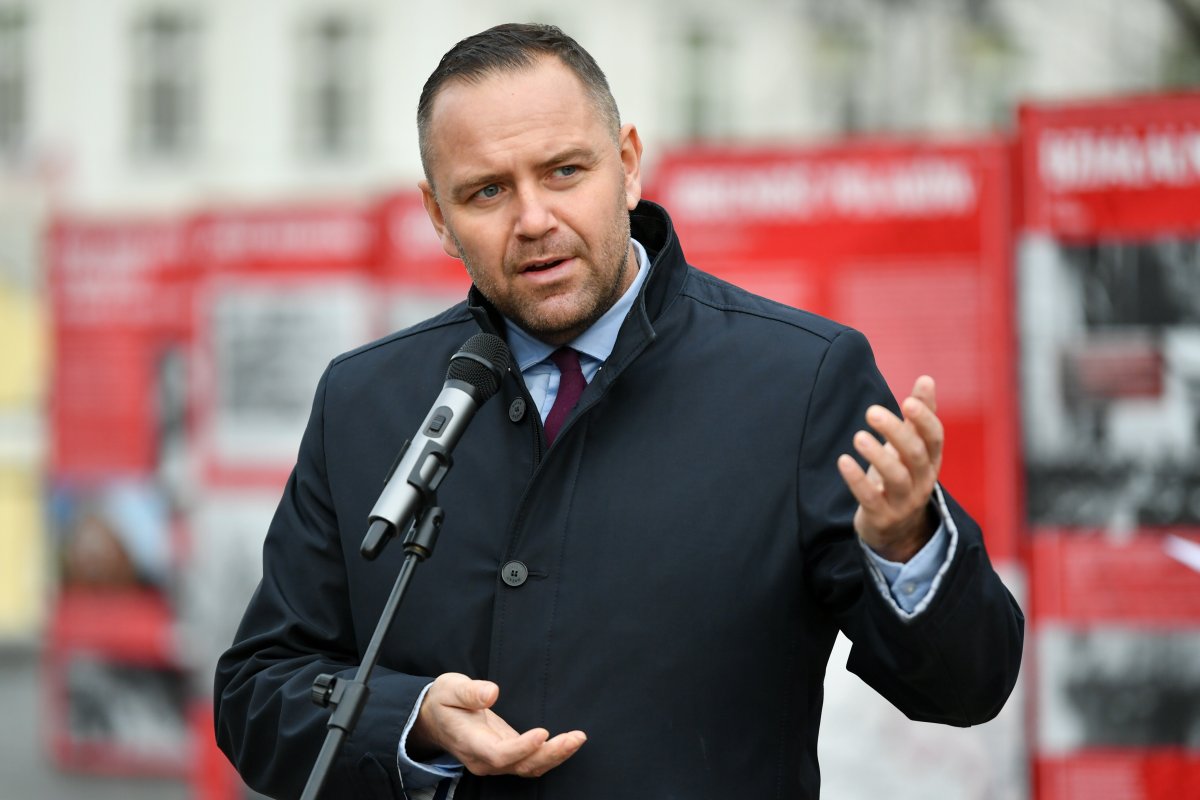 Nawrocki: Trzaskowski w kampanii zachowuje się jak 