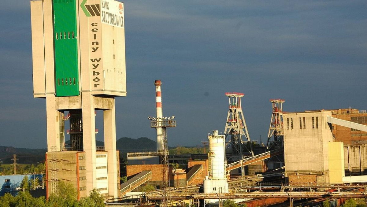 Zapalenie metanu w kopalni Knurów-Szczygłowice. Trwa akcja ratownicza 