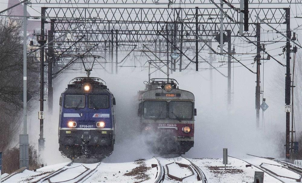 Utrudnienia na kolei. Wielogodzinne utrudnienia w ruchu pociągów