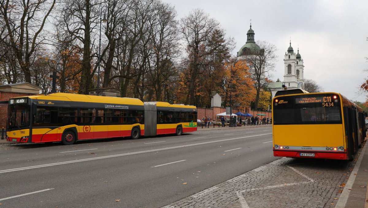 Warszawa. Miejski przewoźnik miał kupować gaz od spółki powiązanej z Rosją