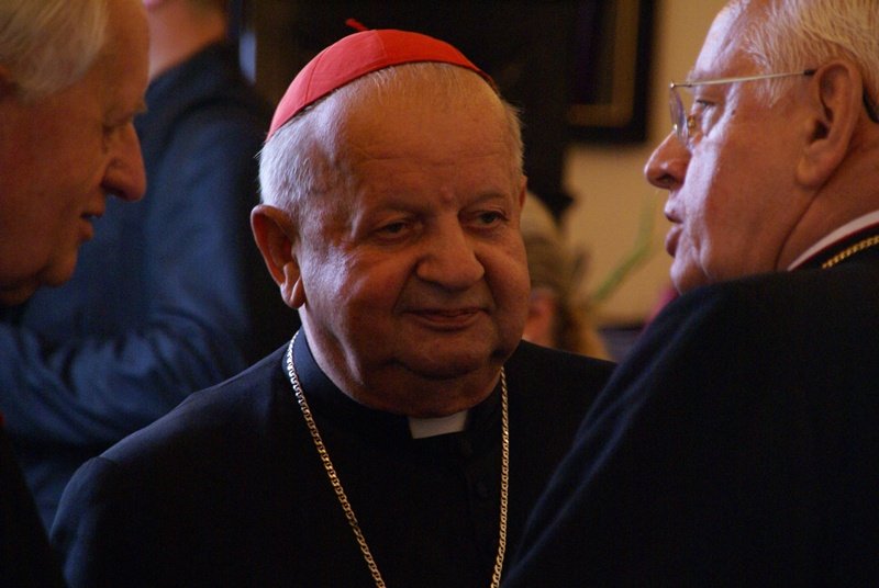 Kardynał Dziwisz stanie przed komisją ds. pedofilii? Adwokat: zarzuty są nieprawdziwe