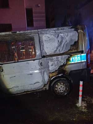 Policja interweniuje, piroman grasuje
