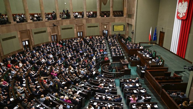 Rząd przyjął autopoprawkę obniżającą składkę zdrowotną dla przedsiębiorców od 2025 r.
