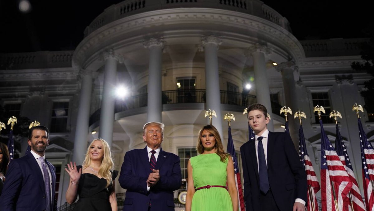 Skąd pochodzi, na czym się dorobił, jakie decyzje podejmował jako prezydent? Kim jest Donald Trump?