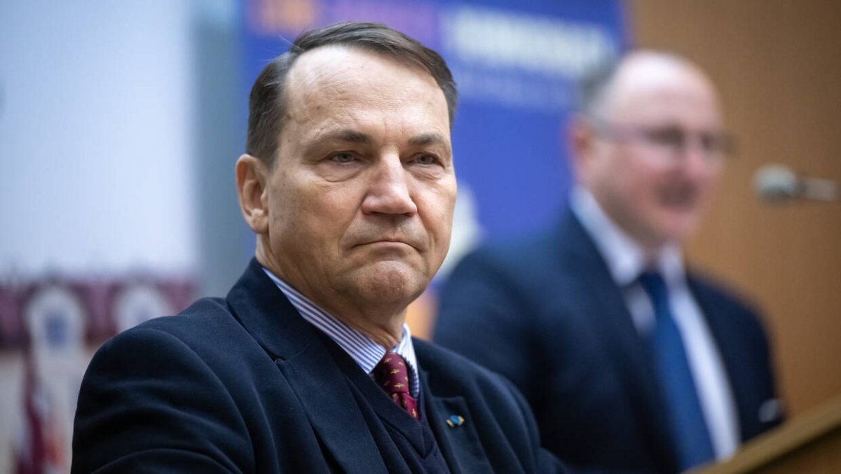 Nieodpowiedzialne posunięcia Sikorskiego 