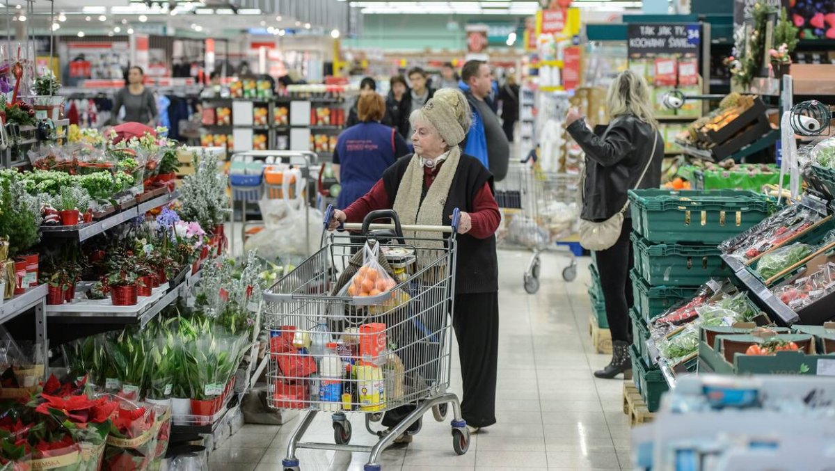 Ile płacimy za podstawowe zakupy? Najnowsze dane
