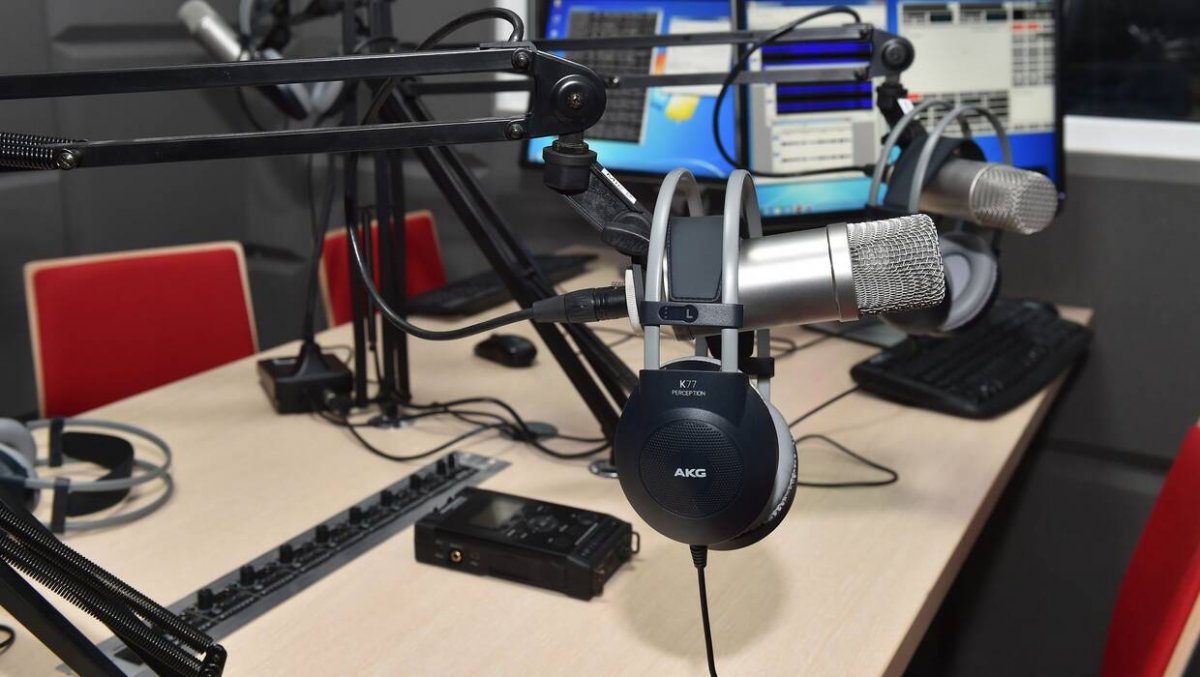 Burza wokół OFF Radio Kraków. Zwolnili dziennikarzy i zatrudnili AI. 