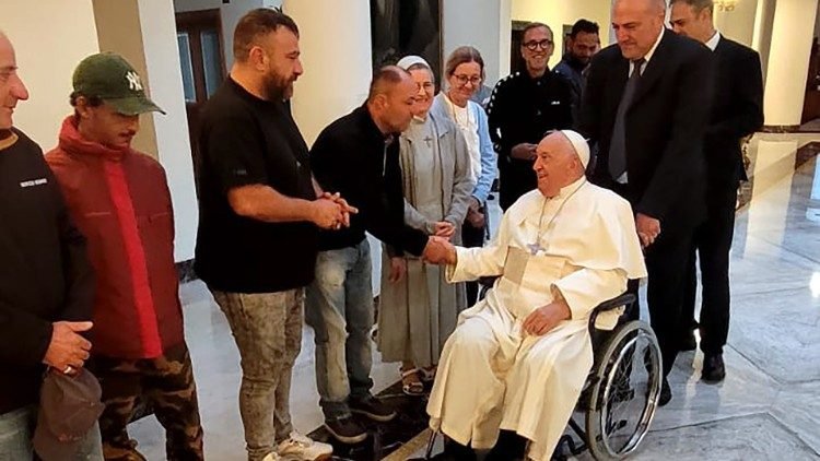 Papież spotkał się z bezdomnymi przed rozpoczęciem pielgrzymki
