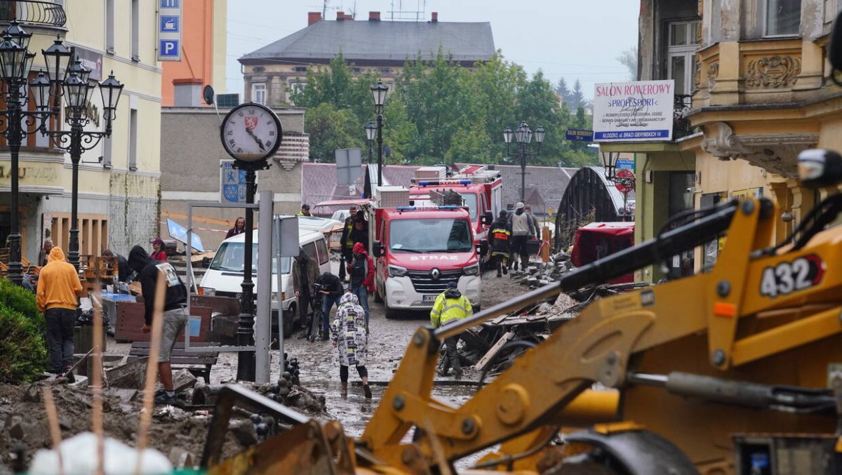 Woda dotarła do Żegania. Pierwsi mieszkańcy są ewakuowani 