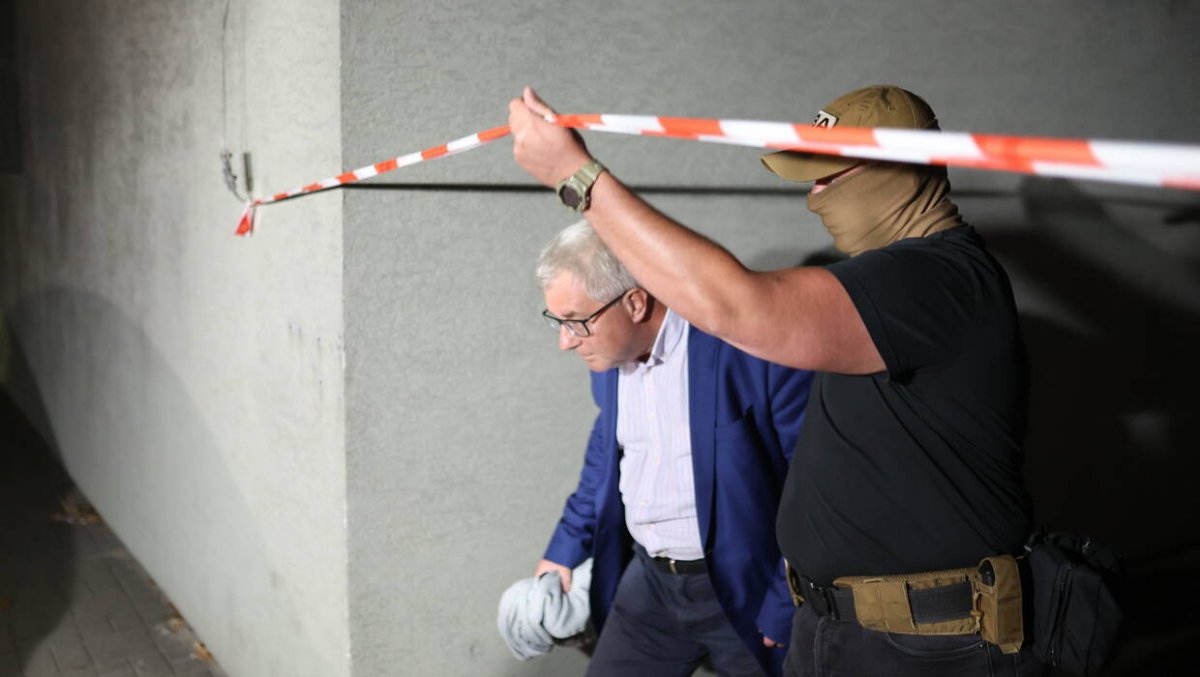 Zakończyły się czynności prokuratury. Czarnecki: Polityczny teatr. Władza robi igrzyska