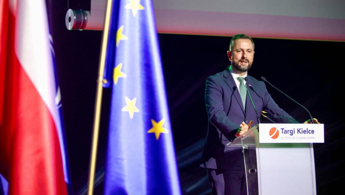 Szef MON zapowiada kolejne wielkie kontrakty zbrojeniowe
