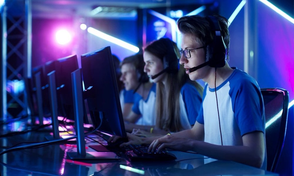 Dlaczego e-sport stał się tak popularny?
