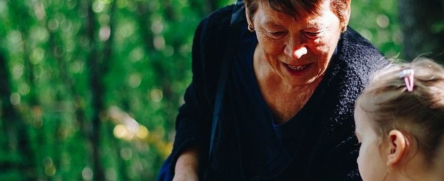 Babcia PLUS – rozwiązanie zamiast żłobka i niani? OD KIEDY?

