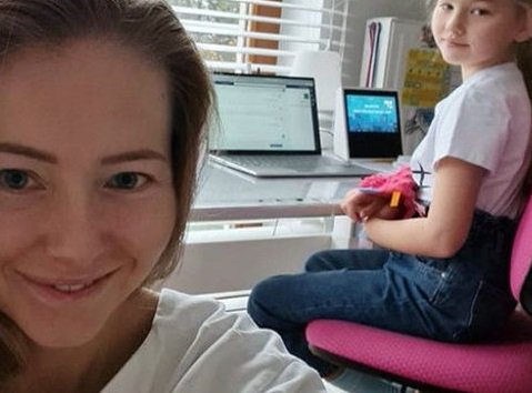 Agata Rubik narzeka na naukę zdalną swoich córek

