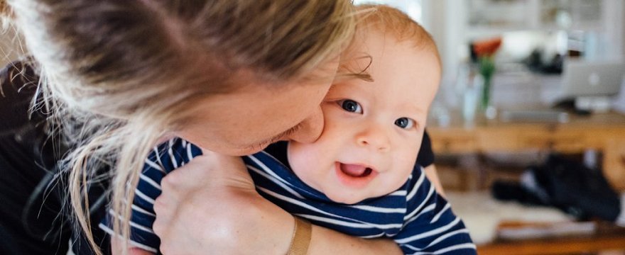 Dlaczego należy podawać niemowlętom wit. D?
