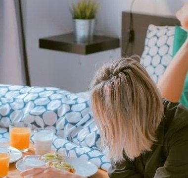Dieta w PCOS (zespole policystycznych jajników): co jeść, jak ją bilansować, a czego unikać?
