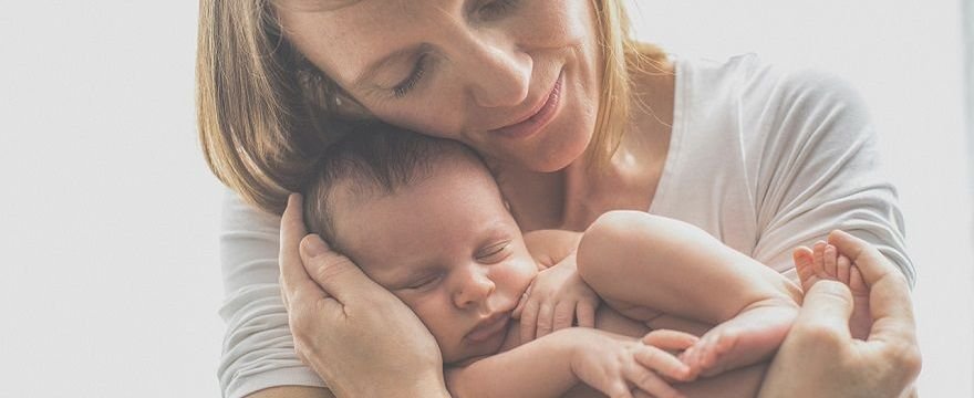 Noworodek w domu: 8 ważnych porad dla mamy

