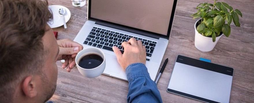 Home office, czyli jak zorganizować miejsce do pracy z domu? 
