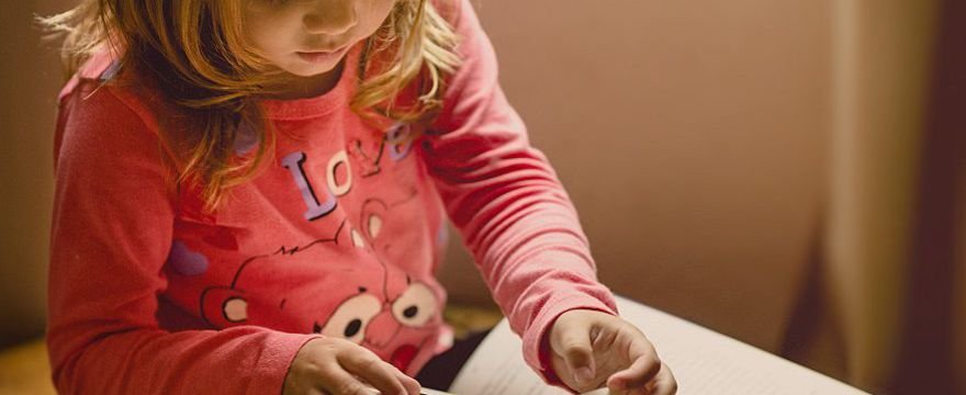 Jak chronić dzieci przed koronawirusem? Konkretne wytyczne UNICEF, WHO i Czerwonego Krzyża
