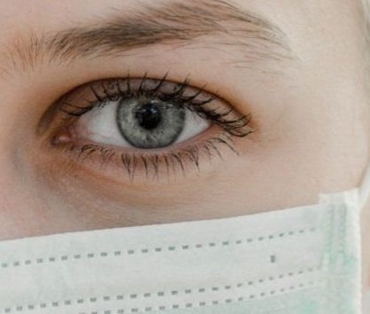 Grypa a koronawirus – jak odróżnić te choroby? Prosta INFOGRAFIKA różnice
