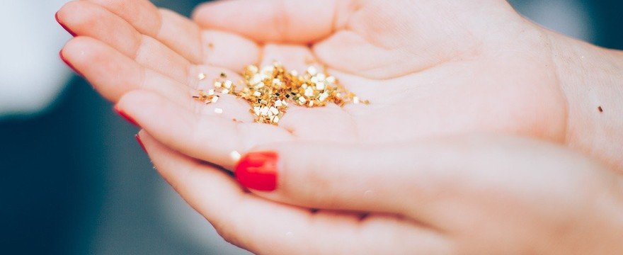 Brokat – błyszczący plastik zagraża życiu ludzi i zwierząt!
