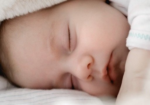 Jak zbić dziecku gorączkę? Naturalne i domowe sposoby na gorączkę