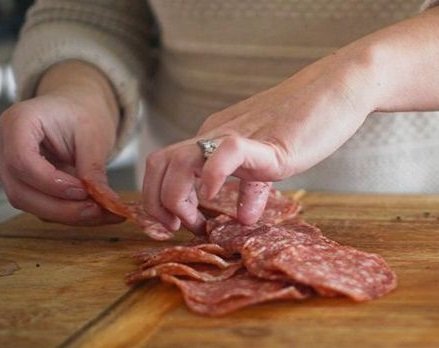 Wędlina: ile może leżeć w lodówce żeby zachowała świeżość?