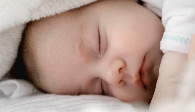Jak zbić gorączkę u dziecka? Naturalne sposoby na gorączkę