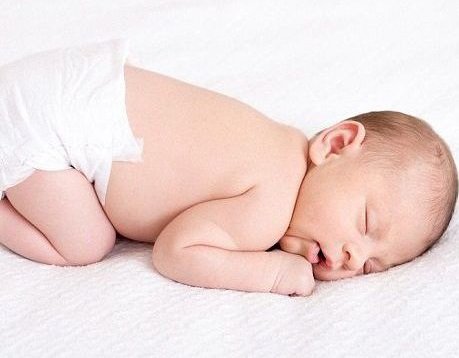 Kiedy odpada pępek noworodka? 5 ważnych faktów w pielęgnacji 