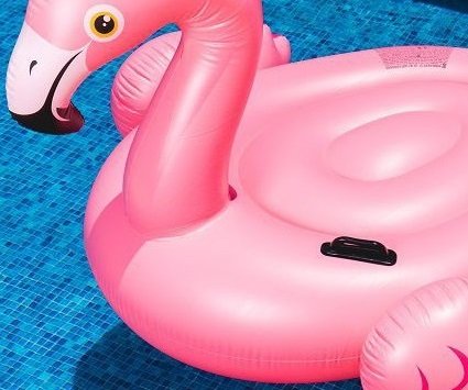 RATOWNICY apelują: Pilnujcie dmuchanych zabawek na plaży!