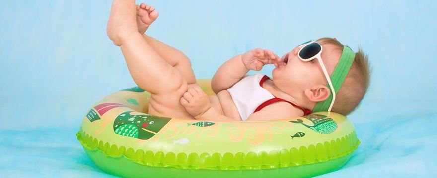 Wakacje z niemowlakiem: najlepsze kierunki na wczasy z dzieckiem