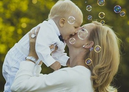 Pierwszy Dzień Dziecka: jak spędzić ten dzień z niemowlakiem?