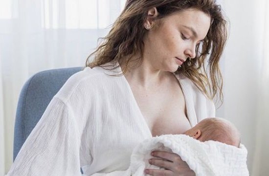 10 rzeczy, które przydadzą Ci się podczas karmienia piersią