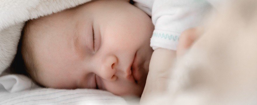 Jak zbić gorączkę u dziecka? Naturalne sposoby na gorączkę