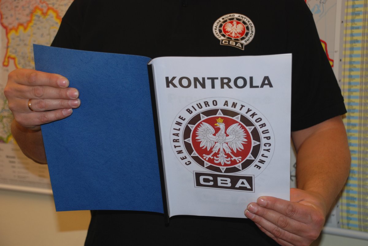 Były szef KNF zatrzymany. Zarzuty korupcyjne