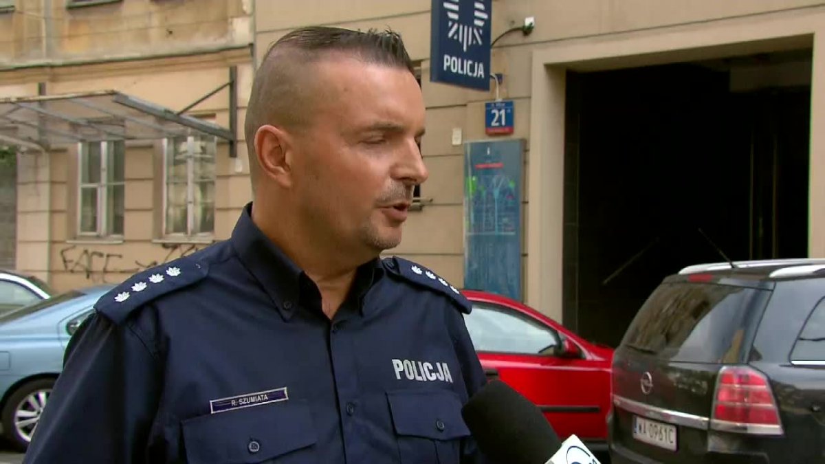 Pobili policjanta w centrum stolicy, trwają poszukiwania. 