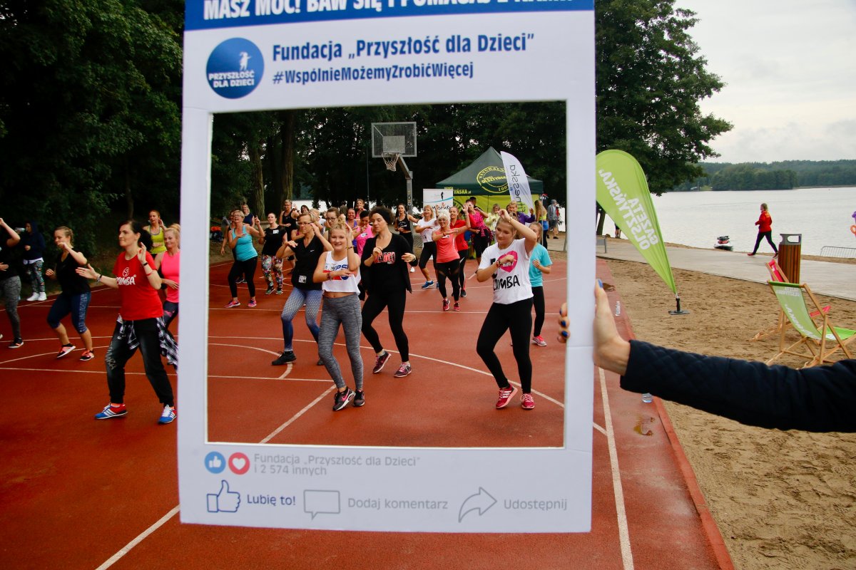 Wytańczyli dzieciom pomoc, przedstawili Dziewczynę Lata i pokazali, że lepiej być fit niż fat! [ZDJĘCIA, VIDEO]