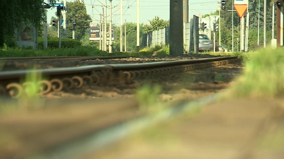 Pijany wjechał na torowisko i zasnął. Od trzech tygodni był prezesem jednej ze spółek KGHM