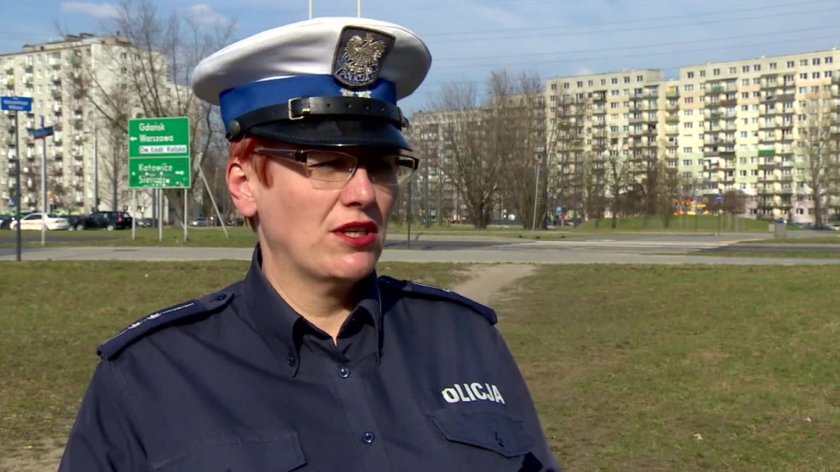 W Łodzi samochód potrącił 70-letnią kobietę. Chwilę później pijany kierowca niemal przejechał policjanta