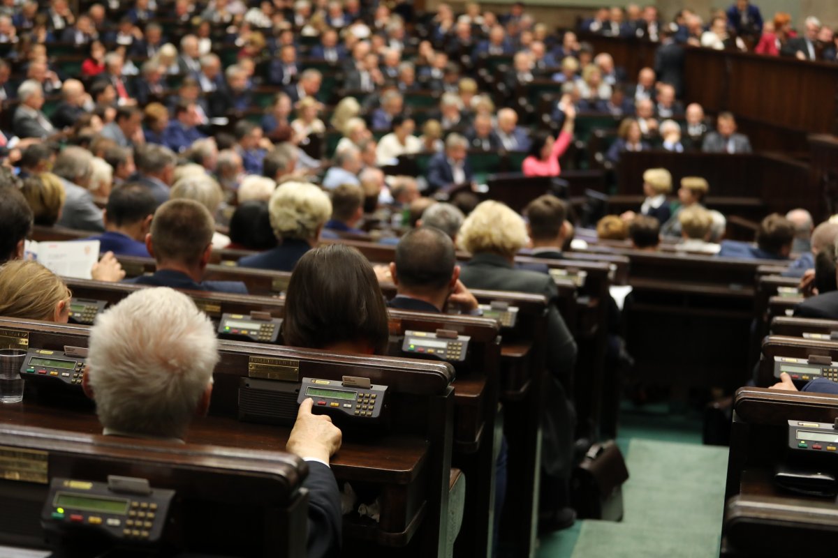 Sejm przyjął ustawę degradacyjną. Pozbawieni stopni generalskich mogą zostać i Jaruzelski, i Hermaszewski