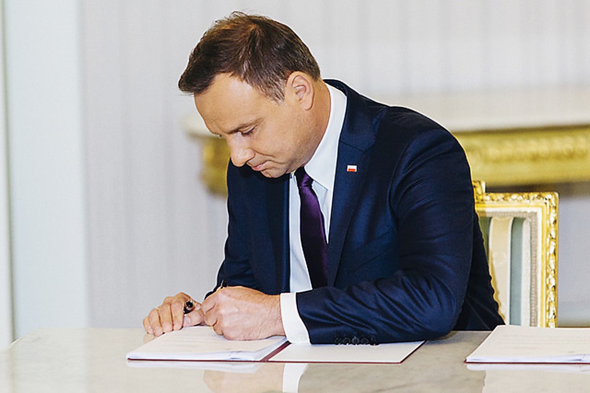 Prezydent Andrzej Duda podpisze ustawę o SN i KRS