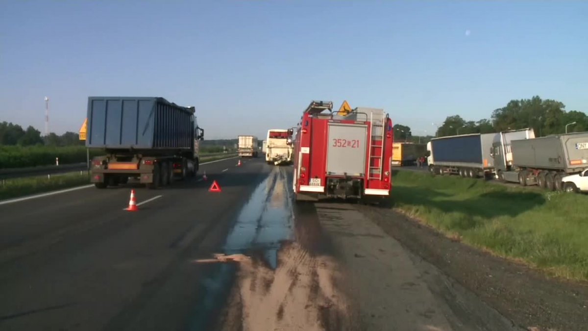 Ciężarówka uderzyła w autobus wiozący 50 dzieci. Pięć osób trafiło do szpitala