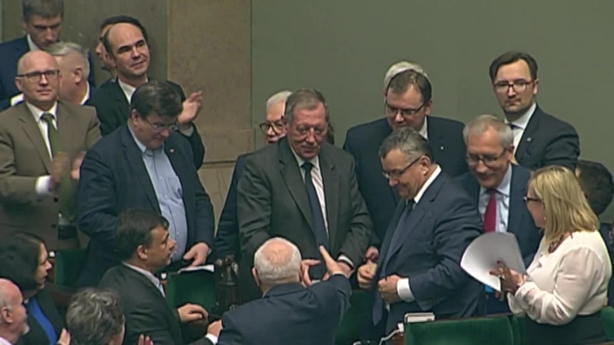 Minister J. Szyszko zostaje w rządzie. Wotum nieufności odrzucone przez Sejm