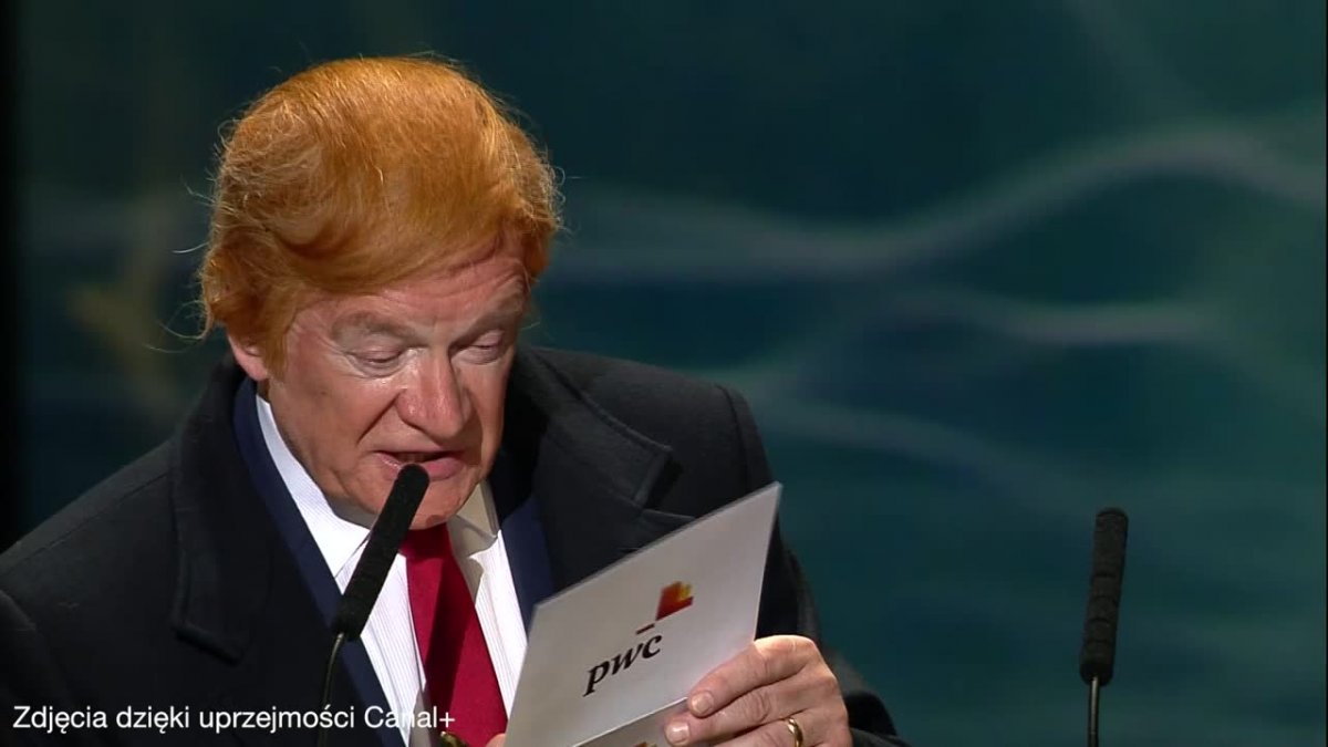Andrzej Seweryn w roli Donalda Trumpa na Orłach 2017