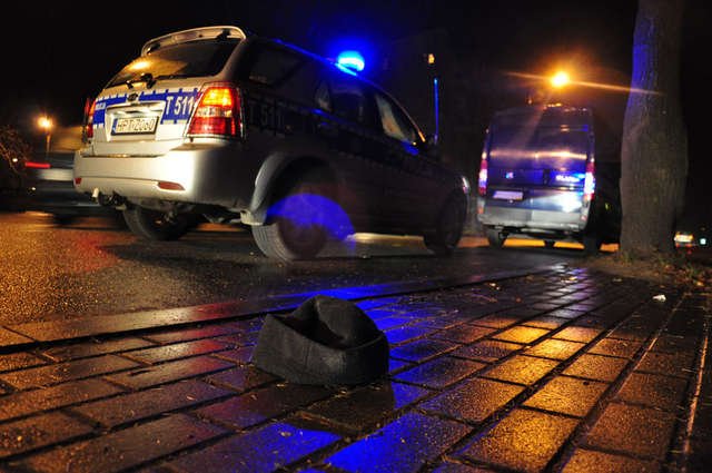 Potrącił śmiertelnie kobietę i jechał z nią na masce 